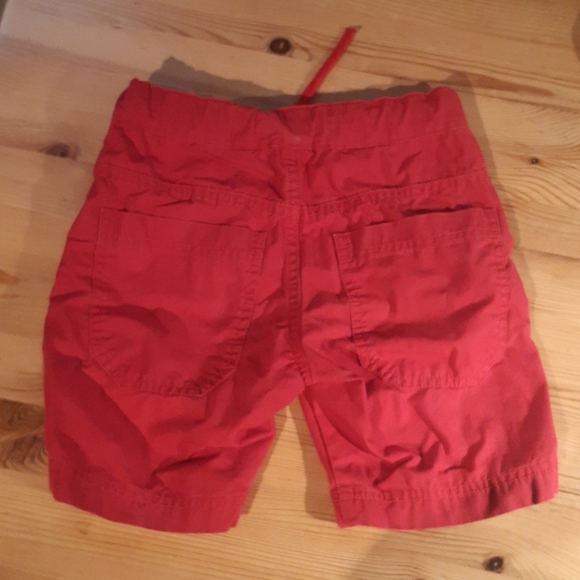 Red shorts United Colors of Benetton - Picture 2 of 4
